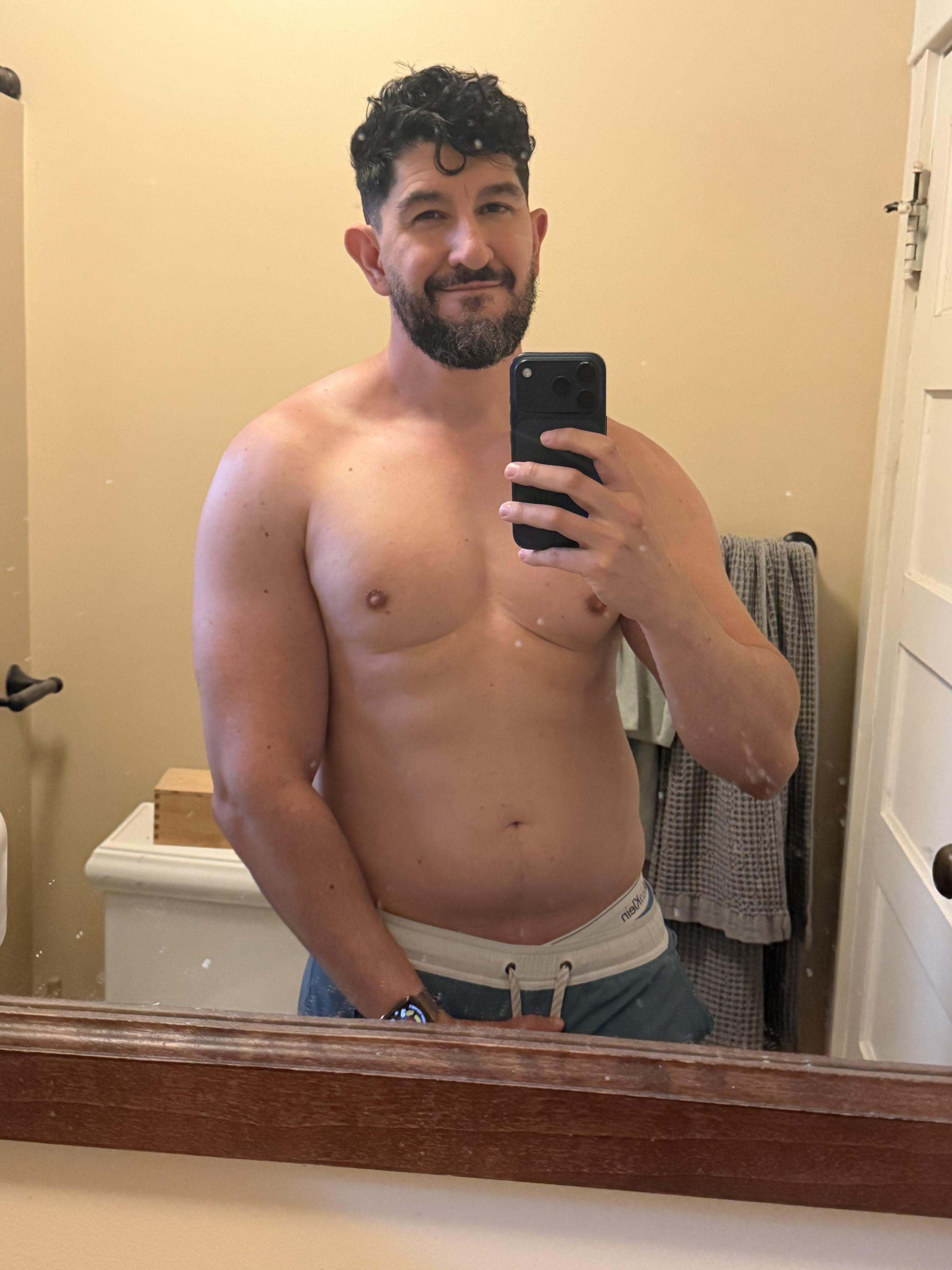 Shirtless bathroom selfie from when I was looking at abs progress